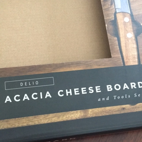 TOSCANA Cutting Board and Cheese Tools Set - Picture 13 of 16